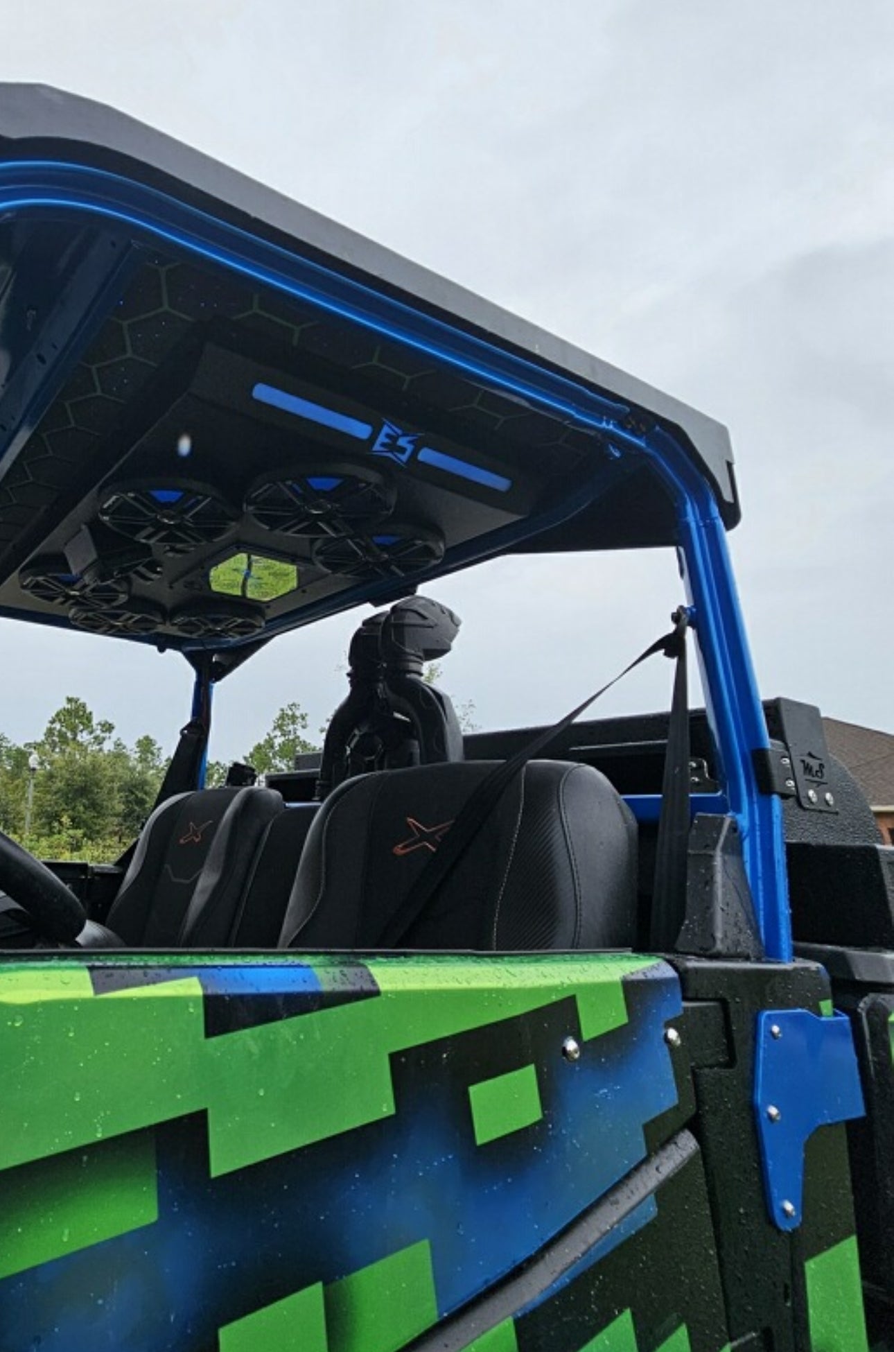 DEFENDER 2 seater roof