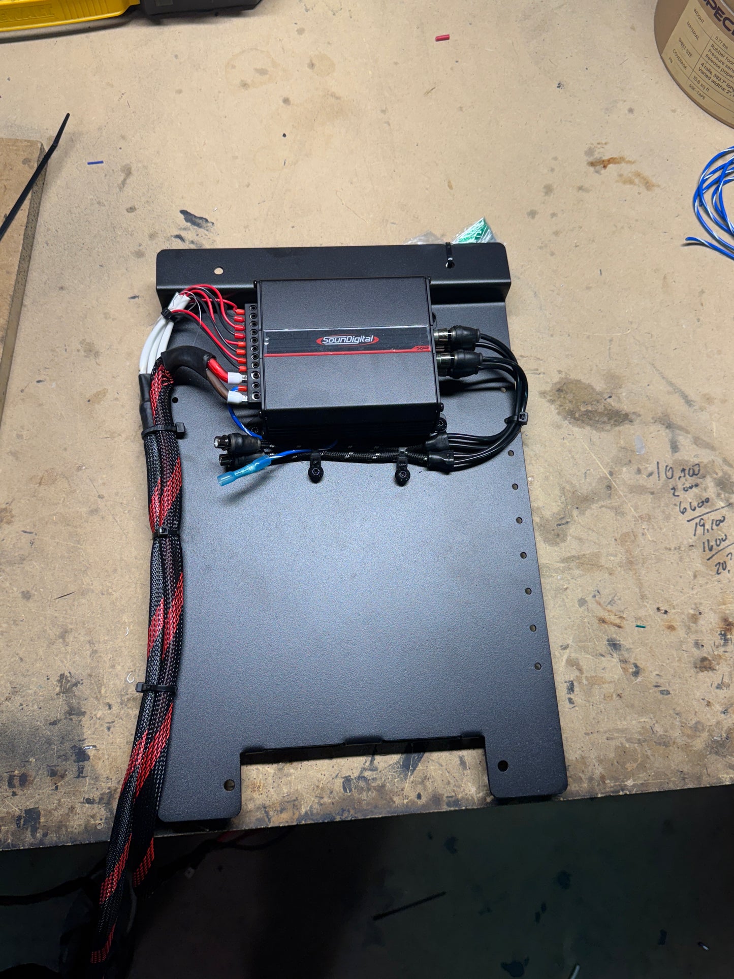 DEFENDER AMP PLATE