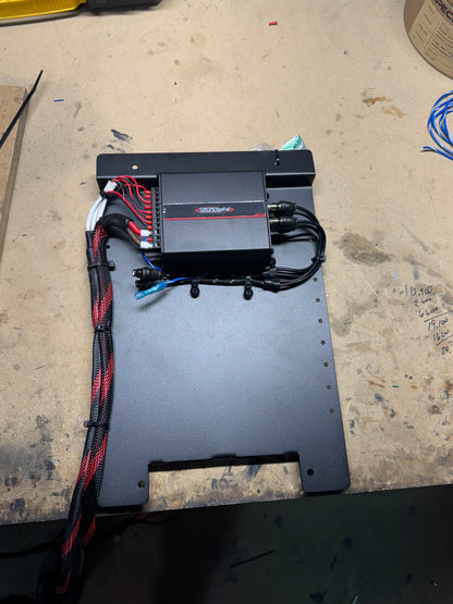 DEFENDER AMP PLATE