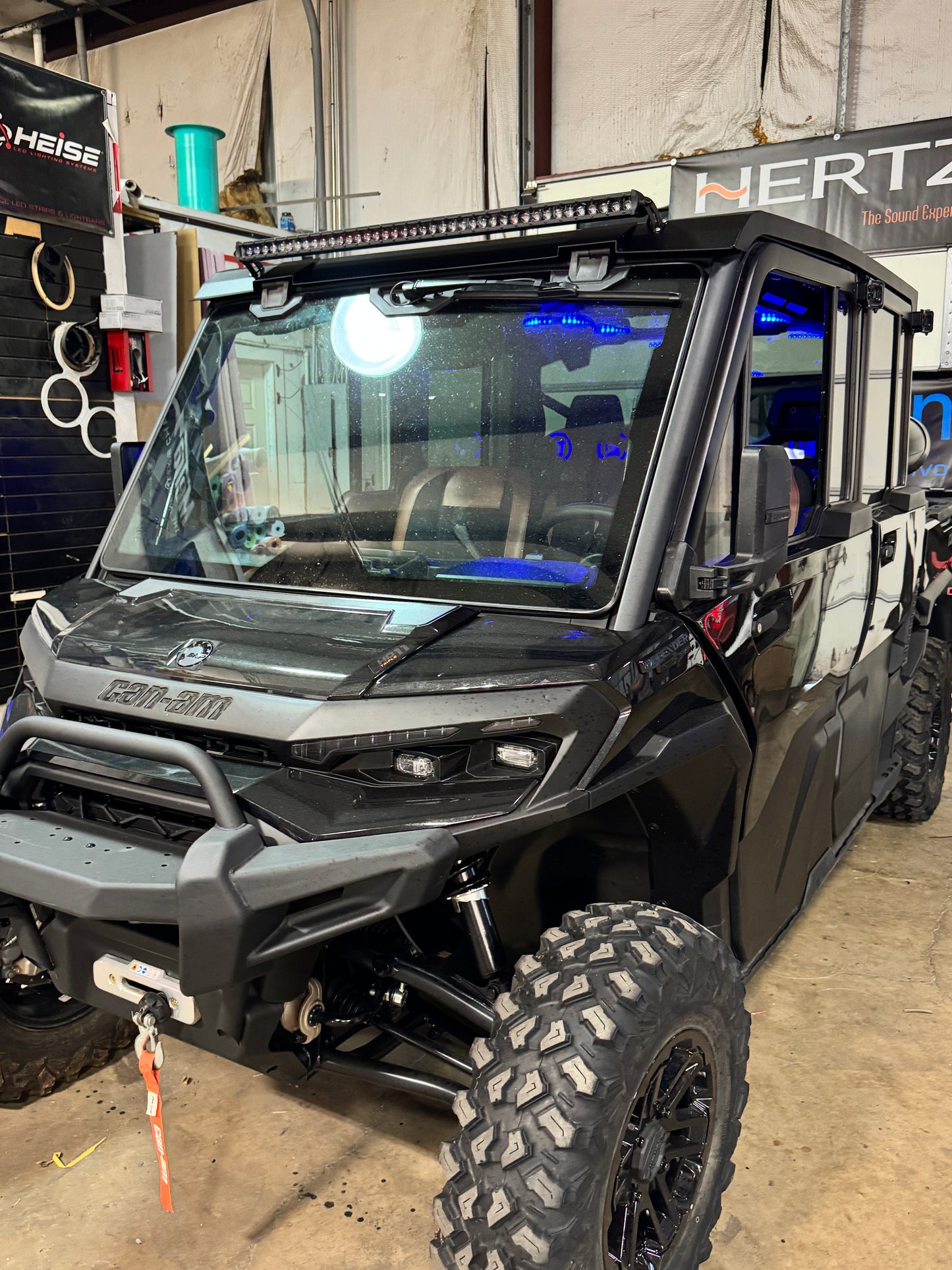 Can-Am Defender HD11 Full Audio Roof