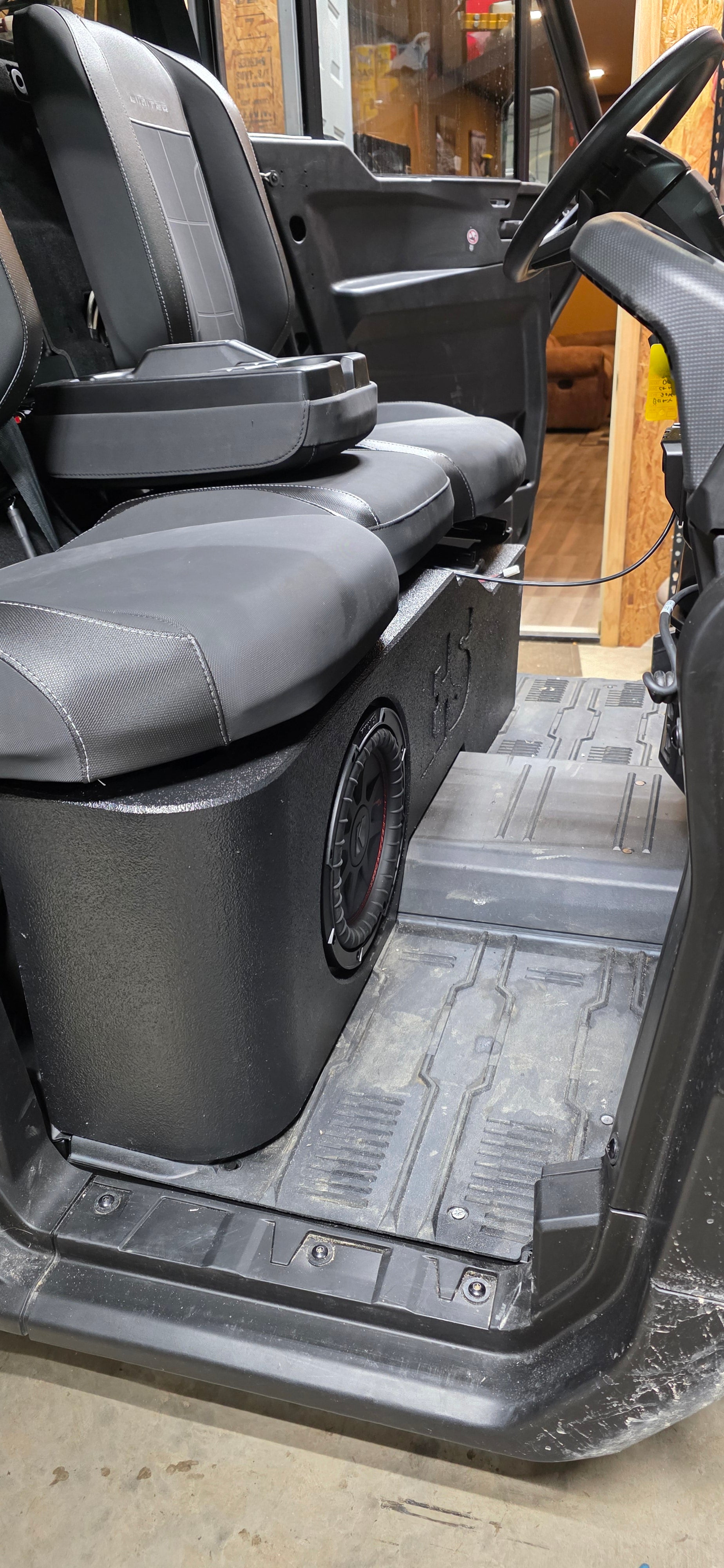 2026 CANAM DEFENDER UNDERSEAT 1-10” PORTED BOX – ES Mobile Audio