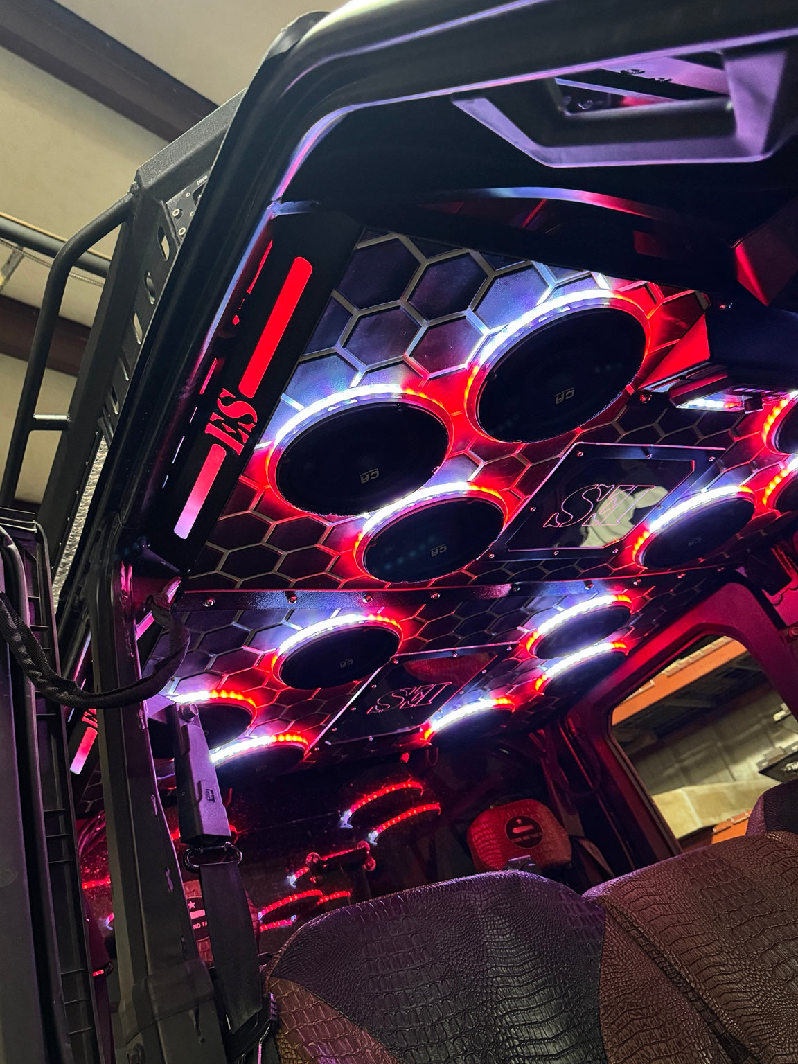 Polaris Ranger XD 1500 Crew roof pans installed with twelve 8-inch speakers and custom LED lighting